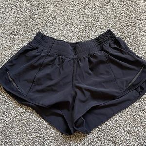 Lululemon Hotty Hot Low rise short